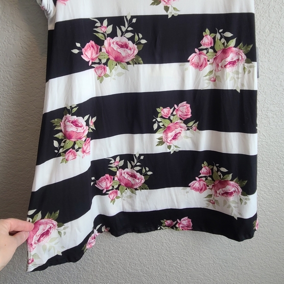 Juniors MRT 1030 size large mini dress w/black/white stripes w/ pink flowers - Picture 2 of 6